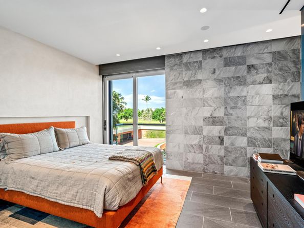 2 N Breakers Row N25, Palm Beach FL 33480