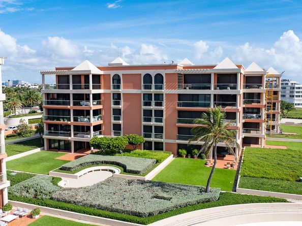 2 N Breakers Row N25, Palm Beach FL 33480