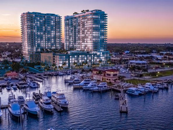 220 Lake Shore Drive 1921, Lake Park FL 33403
