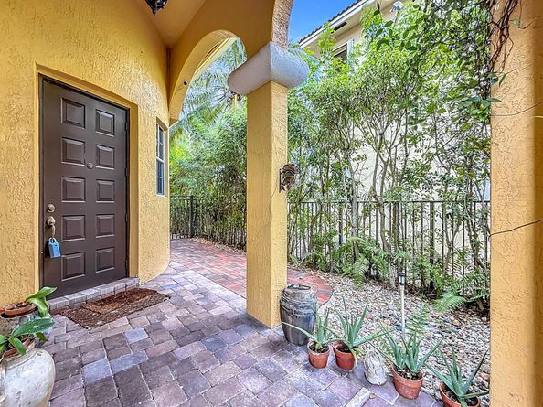 12471 SW 1st Street Street, Plantation FL 33325