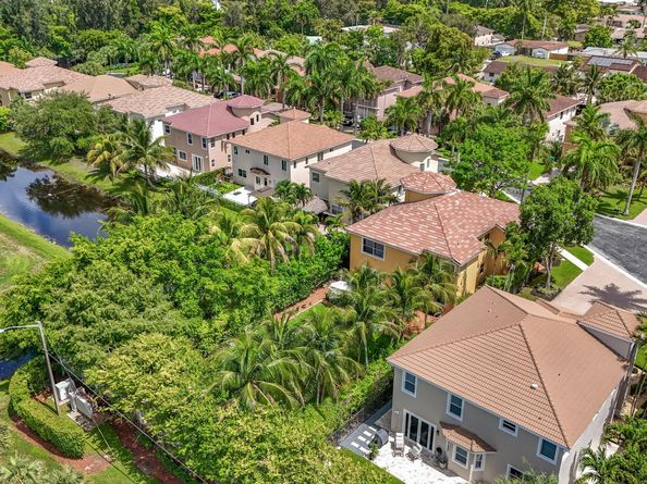 12471 SW 1st Street Street, Plantation FL 33325