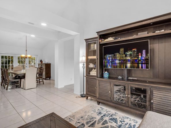 699 Spinnaker, Weston FL 33326