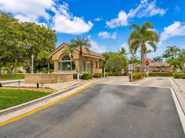 699 Spinnaker, Weston FL 33326