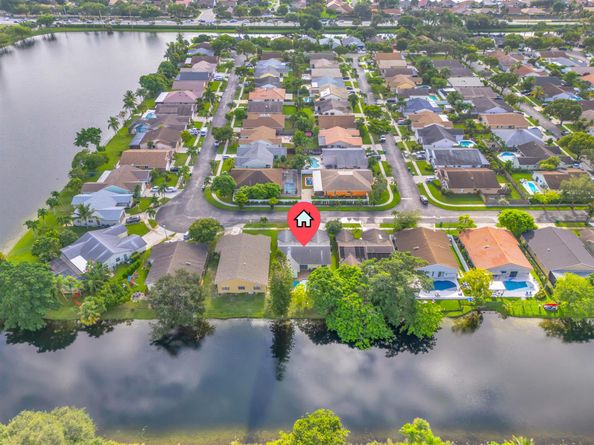 1541 SW 102nd Terrace, Davie FL 33324