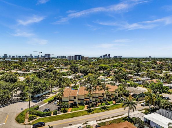 3432 NE 16th Ave, Oakland Park FL 33334