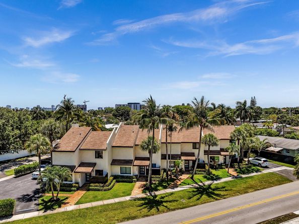 3432 NE 16th Ave, Oakland Park FL 33334