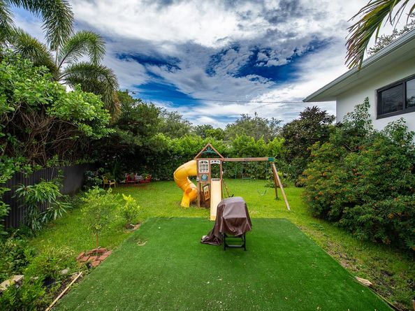 18560 NE 20th Ct, North Miami Beach FL 33179