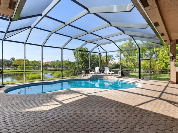 10675 NW 69th PL, Parkland FL 33076