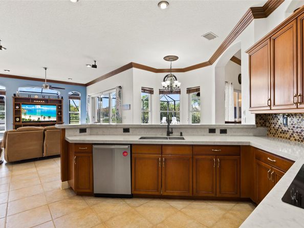 10675 NW 69th PL, Parkland FL 33076