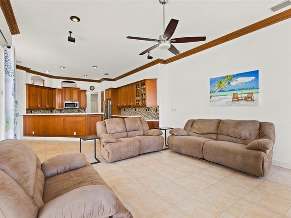 10675 NW 69th PL, Parkland FL 33076