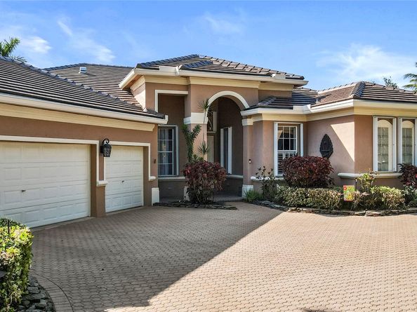 10675 NW 69th PL, Parkland FL 33076