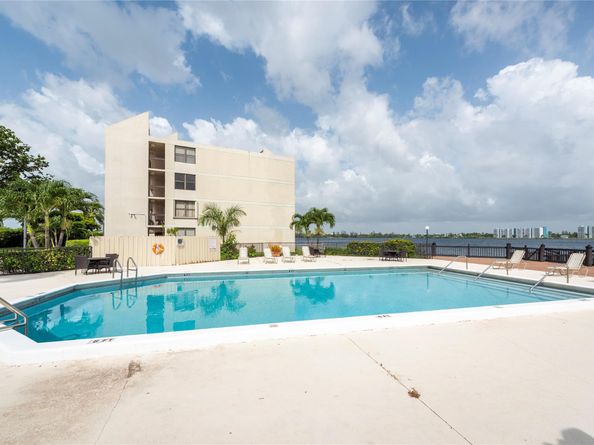 116 Lake Emerald Dr 302, Oakland Park FL 33309