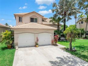 466 E Royal Cove Cir, Davie FL 33325