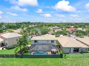 466 E Royal Cove Cir, Davie FL 33325