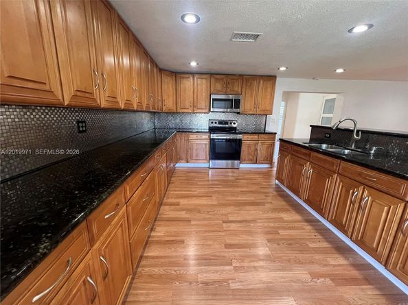 2860 NW 207th Street, Miami Gardens FL 33056