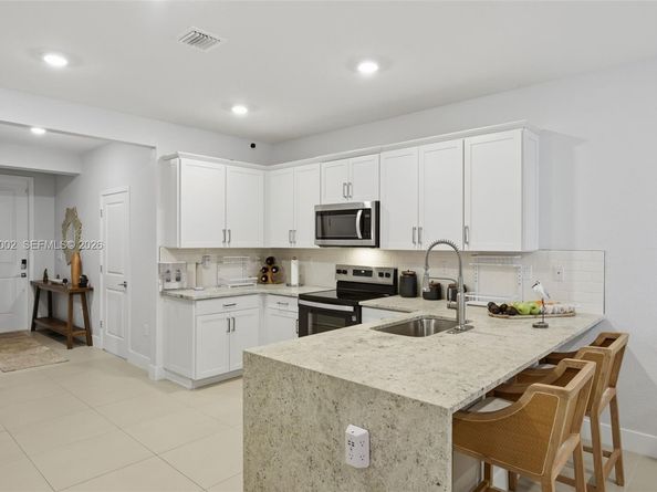 283 SW 169th Lane, Pembroke Pines FL 33027