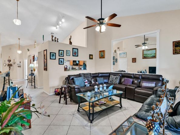 8072 Key West Lane, Boynton Beach FL 33472