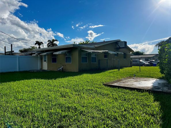 2678-2692 NW 65th Ave, Margate FL 33063