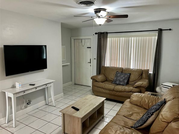 2678-2692 NW 65th Ave, Margate FL 33063