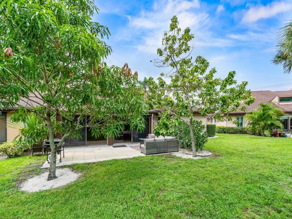 4674 Fountains Drive S, Lake Worth FL 33467