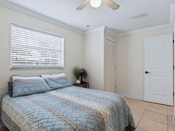 6534 NW 1st St, Margate FL 33063