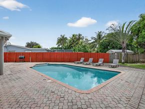 6534 NW 1st St, Margate FL 33063