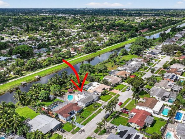 6534 NW 1st St, Margate FL 33063