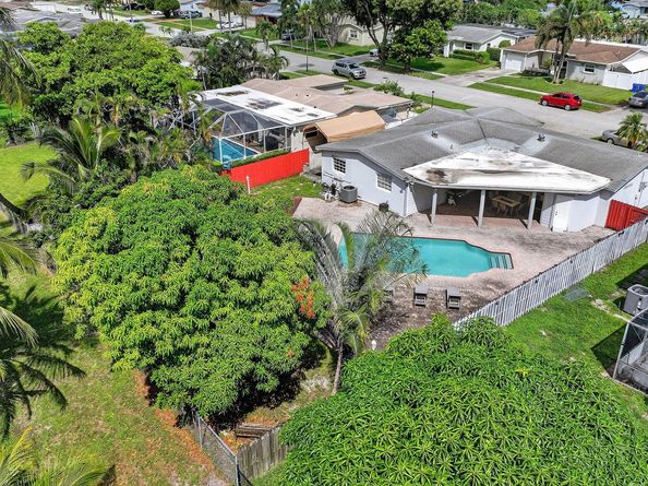 6534 NW 1st St, Margate FL 33063