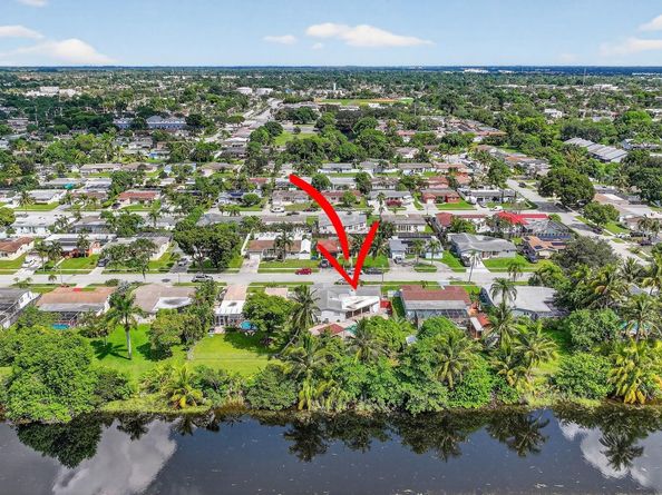 6534 NW 1st St, Margate FL 33063