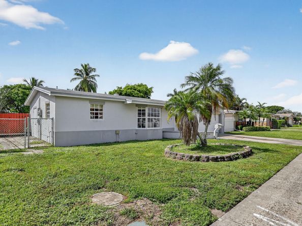 6534 NW 1st St, Margate FL 33063