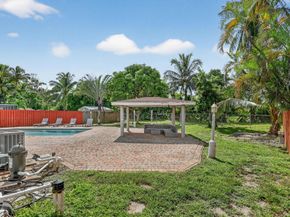 6534 NW 1st St, Margate FL 33063