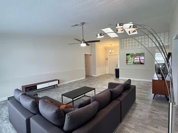 21910 Pine Trce