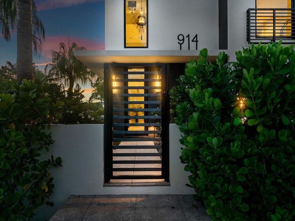 914 Palm Trail, Delray Beach FL 33483