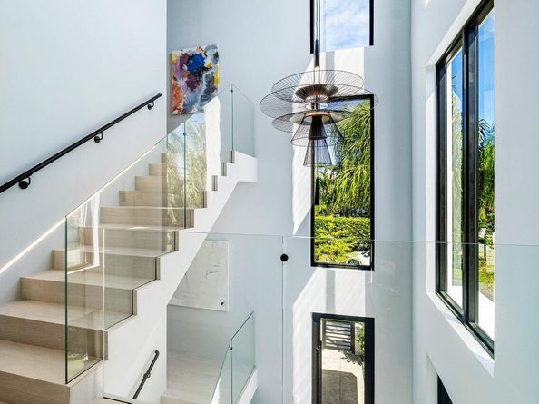 914 Palm Trail, Delray Beach FL 33483