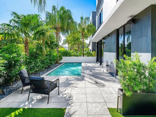 914 Palm Trail, Delray Beach FL 33483