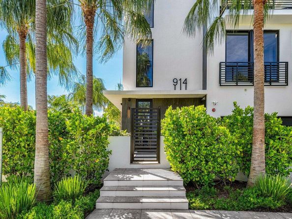 914 Palm Trail, Delray Beach FL 33483