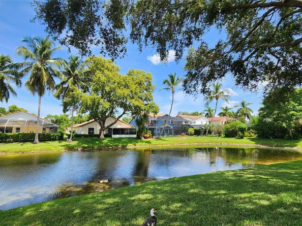 6011 Citrine Ct, Boynton Beach FL 33472