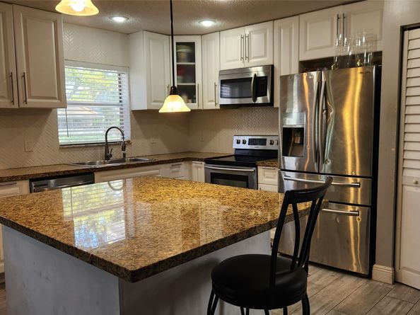 6011 Citrine Ct, Boynton Beach FL 33472