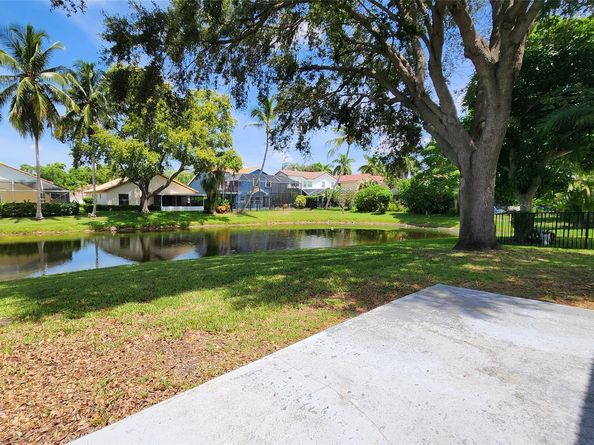 6011 Citrine Ct, Boynton Beach FL 33472