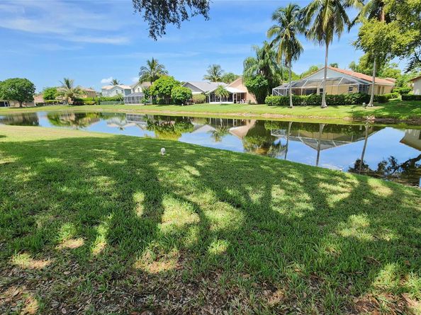 6011 Citrine Ct, Boynton Beach FL 33472