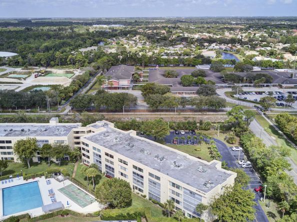 3154 Via Poinciana 114, Lake Worth FL 33467