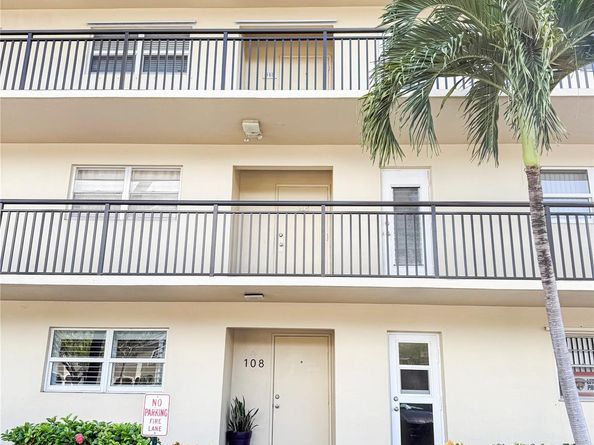 2350 NE 14th Street Cswy 108, Pompano Beach FL 33062