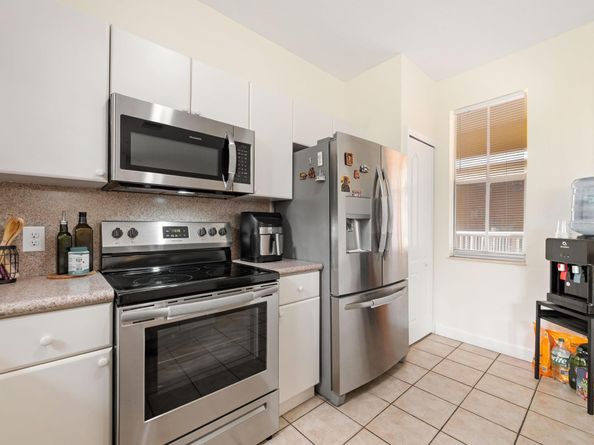 2020 shoma dr 179, Royal Palm Beach FL 33414