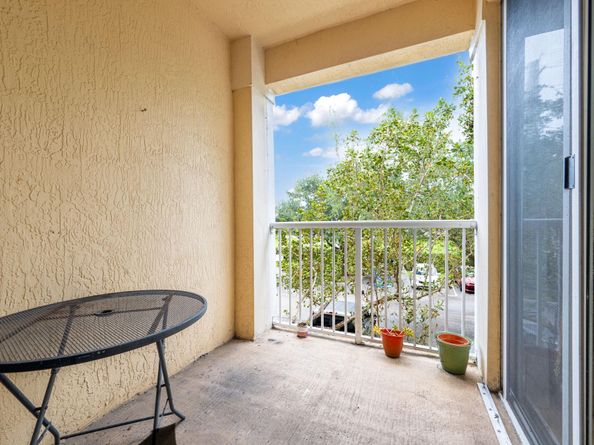 2020 shoma dr 179, Royal Palm Beach FL 33414