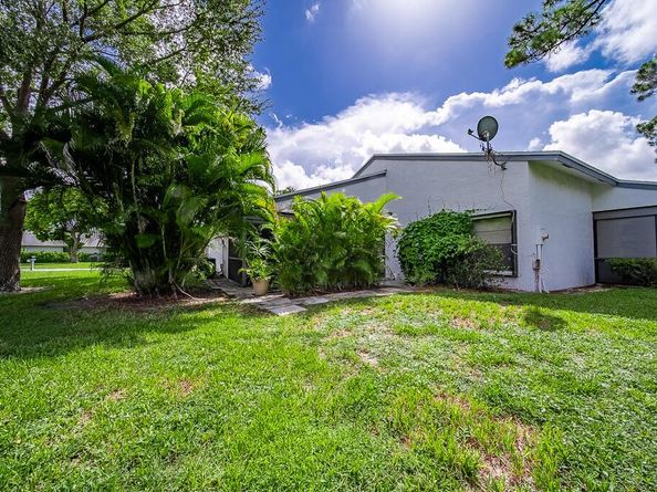 6117 Elsinore Circle, Greenacres FL 33463