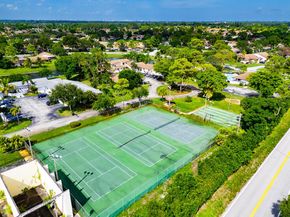 6117 Elsinore Circle, Greenacres FL 33463
