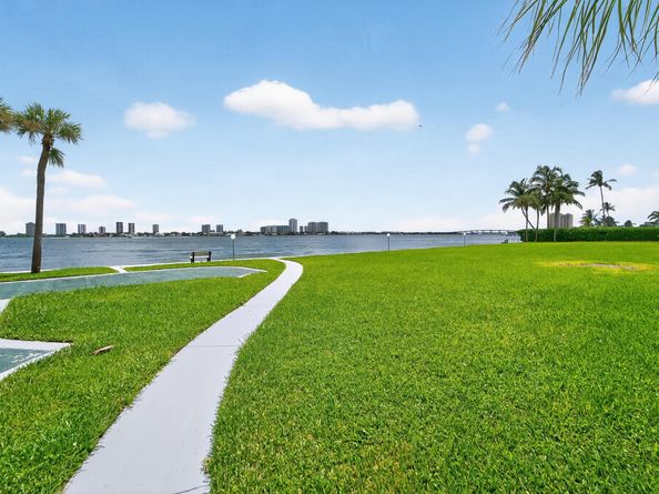 501 Lake Shore 503 Drive 503, Lake Park FL 33403