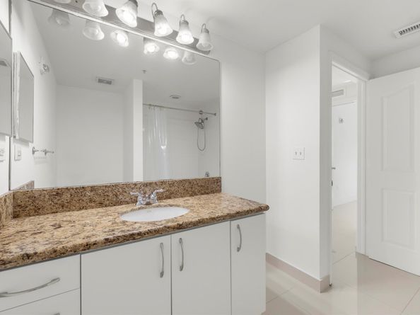 255 NE 3rd Avenue 2303, Delray Beach FL 33444