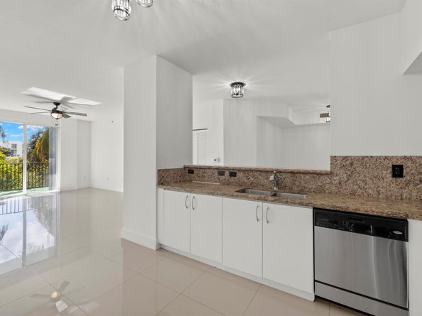 255 NE 3rd Avenue 2303, Delray Beach FL 33444