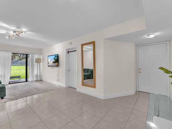 9022 W Atlantic Blvd 213, Coral Springs FL 33071